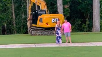 Excavator-gender-reveal-shocks-expectant-couple-You-wont-believe-the.jpg