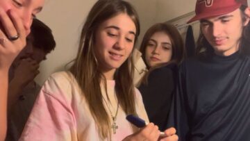 17-Year-Old-Girls-Surprising-Pregnancy-Journey-Begins-A-Life-Changing-Moment.jpg