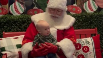 Adorable-babys-first-Santa-session-Christmas-melody-captured-Cute.jpg