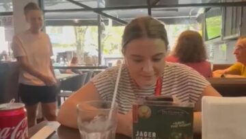 Epic-Surprise-GF-Flies-In-to-Brighten-Her-Day—You-Wont.jpg