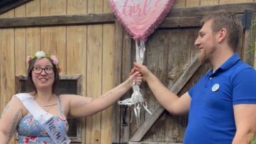Expecting-parents-reveal-gender-of-twins-Adorable-twins-gender.jpg