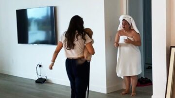 Heartwarming-Homecoming-Surprise-Moms-Priceless-Reaction-Will-Leave-You-in.jpg
