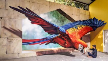 Prepare-to-Be-Amazed-Street-Artist-Creates-Mind-Blowing-3D-Parrot.jpg