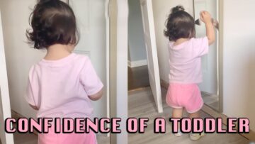Toddlers-adorable-mirror-dance-Pure-cuteness-overload.jpg