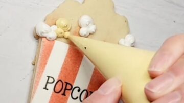 Transforming-Cookies-into-a-Whimsical-Popcorn-Tub-A-Sweet-Journey.jpg