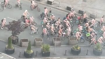 Unexpected-Window-Show-Man-Caught-Off-Guard-by-Naked-Bike.jpg