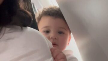 Adorable-Little-Boy-Spreads-Joy-and-Affection-on-Sydney-Melbourne-Flight.jpg