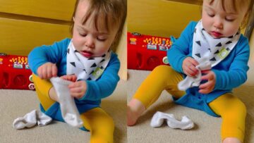 Baby-girls-hilarious-sock-battle-Cute.jpg