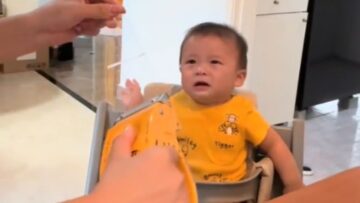 Baby-panics-over-tape-grandpas-heartwarming-comfort-Adorable.jpg