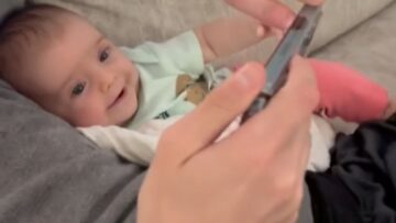 Babys-adorable-first-reaction-to-seeing-herself-on-video.jpg