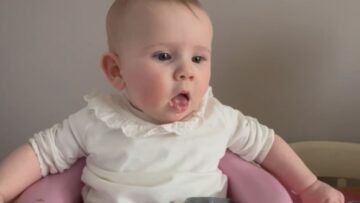 Babys-adorable-laughter-adds-joy-to-mealtime-delights-Super.jpg