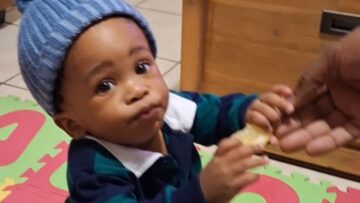 Hilarious-Babys-First-Lemon-Taste-Reaction-Adorable.jpg