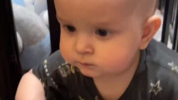 Mom-Tricks-Baby-Boy-with-Empty-Corn-Cob-Adorable.jpg