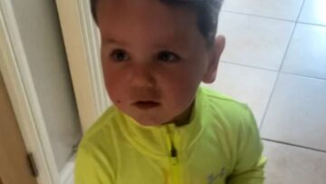 2-yo-cutie-mistakes-Mr-Beans-Back-Off-for-a.jpg