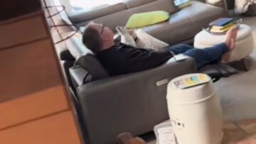 Dad-and-Chihuahua-have-a-Singing-Battle-Hilarious-and.jpg