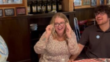 Moms-Priceless-Reaction-to-Gender-Reveal-Prank-Can-You.jpg