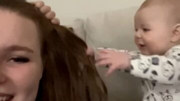 Moms-patience-tested-by-hair-pulling-baby-Adorable.jpg