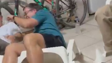 Epic-Double-Chair-Disaster-Can-You-Keep-a-Straight-Face.jpg