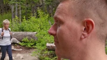 Bird-Dive-Bombs-Hikers-Snack-Hilarious-Feathered-Food-Heist-Try.jpg