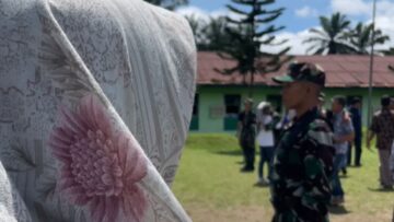 Emotional-Sister-Reunites-with-Brother-in-TNI-AD-–-A.jpg