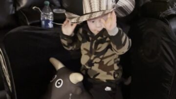 Mini-Cowboys-Rodeo-Dreams-Go-Hilariously-Wrong-Try-Not.jpg