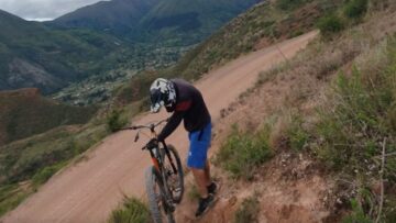 Downhill-Disaster-Hilarious-Bicycle-Blunders-Caught-on-Camera-Try.jpg