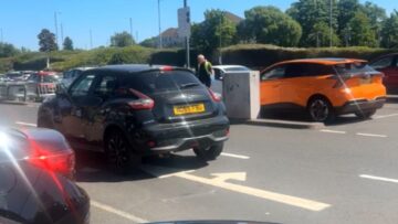 Epic-Shoplifting-Showdown-Hilarious-Guard-Battles-Sneaky-Thieves-Try.jpg