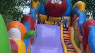 Epic-Slide-Slip-Up-Kids-Inflatable-Adventure-Goes-Hilariously-Wrong.jpg