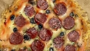 Miniature-Pizzas-Big-Flavor-Packed-in-Adorable-Bites-for-Your.jpg